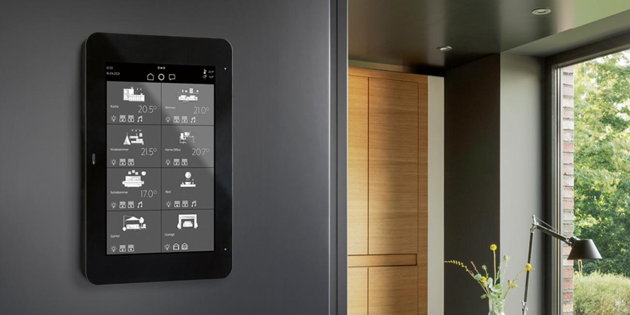 JUNG Smart Panel 8 bei Elektroinstallationservice J.-Uwe Zimmermann in Burg