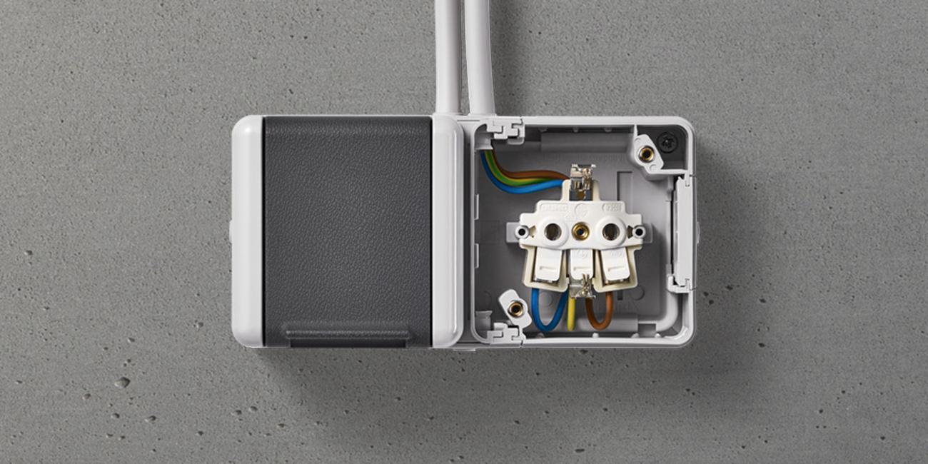 Doppelsteckdose mit Trennsteg bei Elektroinstallationservice J.-Uwe Zimmermann in Burg