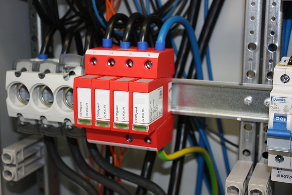 U berspannungsschutz bei Elektroinstallationservice J.-Uwe Zimmermann in Burg
