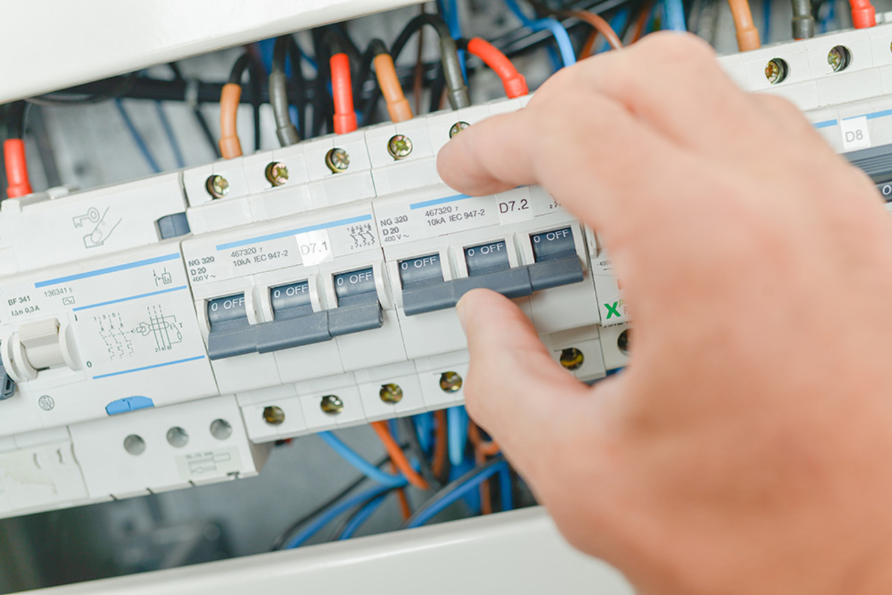 Schalt­schrank­bau bei Elektroinstallationservice J.-Uwe Zimmermann in Burg